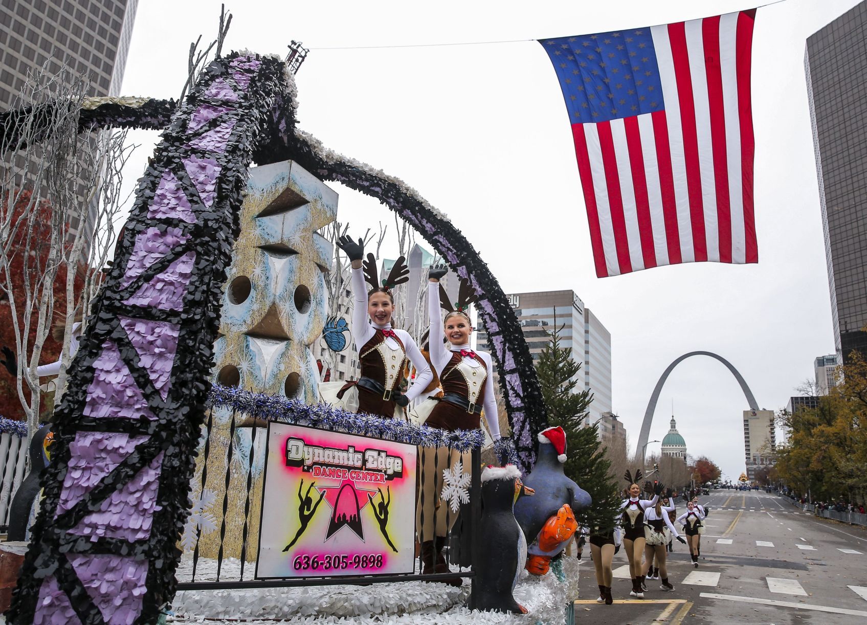 Thanksgiving day parade returns